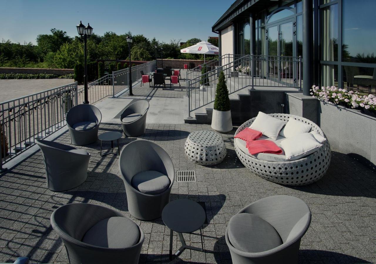Hotel Ulubiony 코스트신 외부 사진