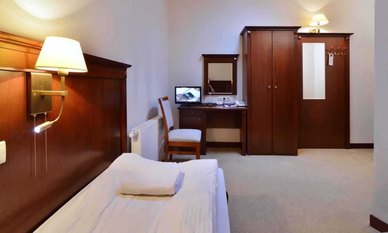 Hotel Ulubiony 코스트신 외부 사진