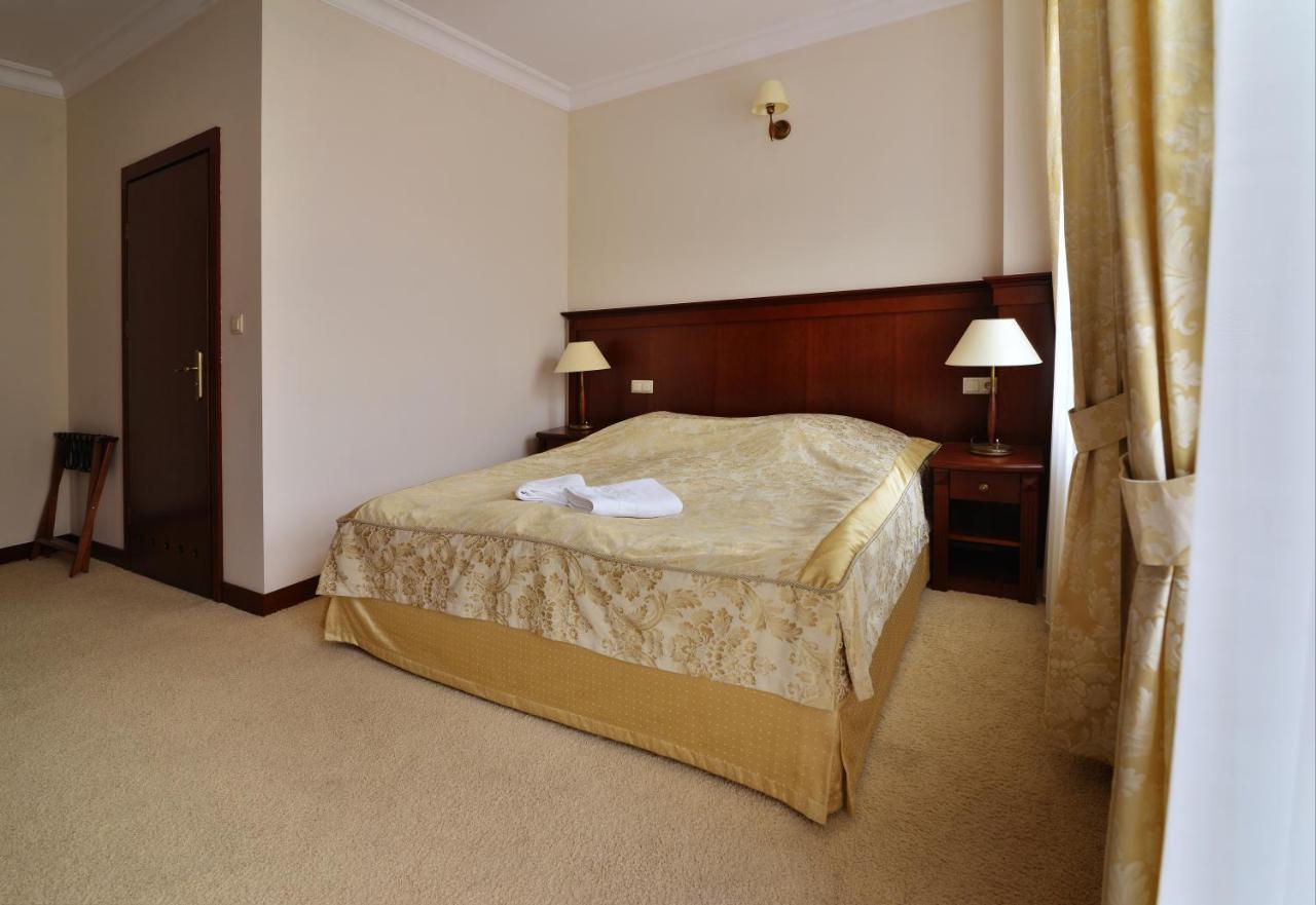 Hotel Ulubiony 코스트신 외부 사진