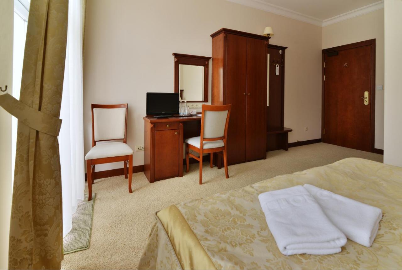 Hotel Ulubiony 코스트신 외부 사진
