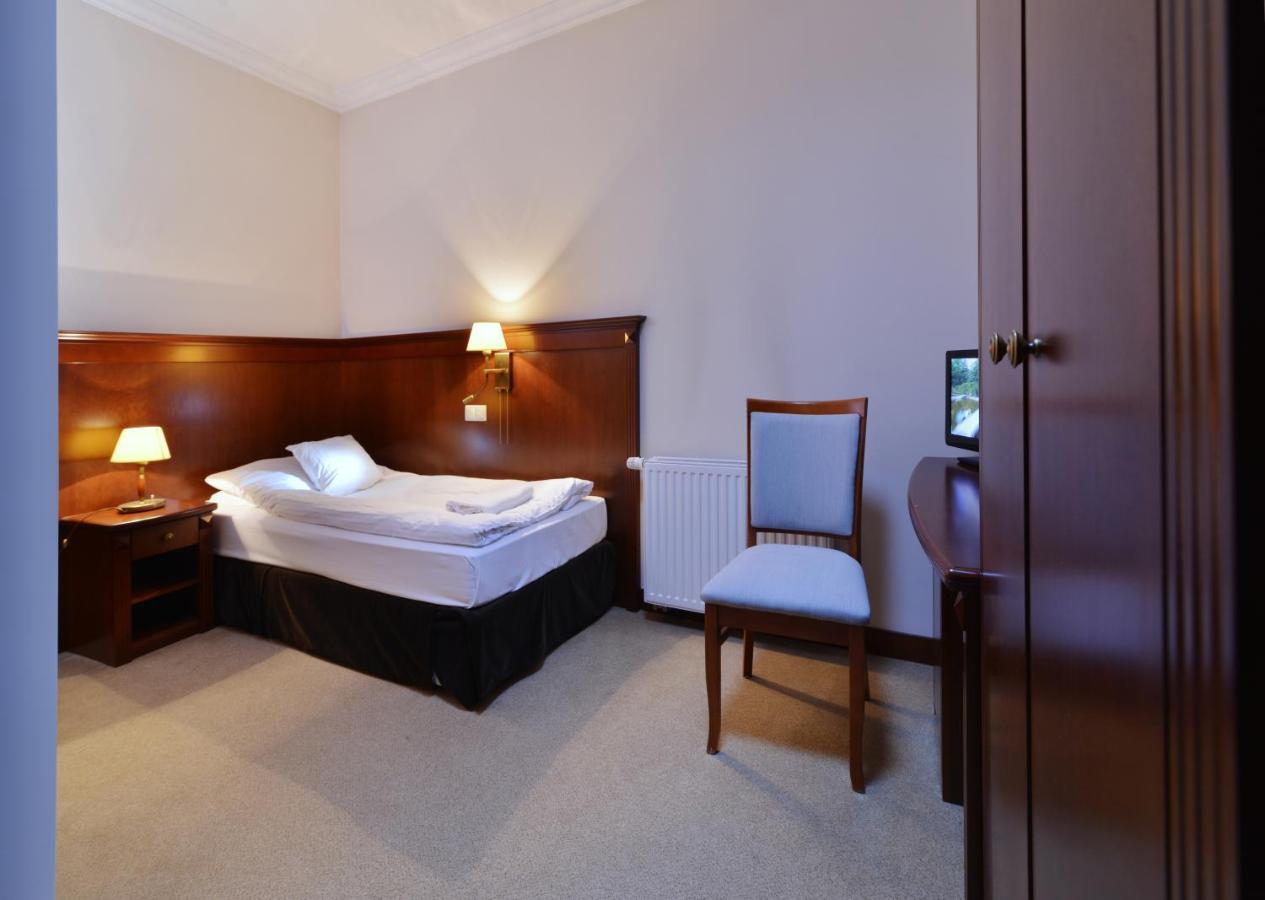 Hotel Ulubiony 코스트신 외부 사진