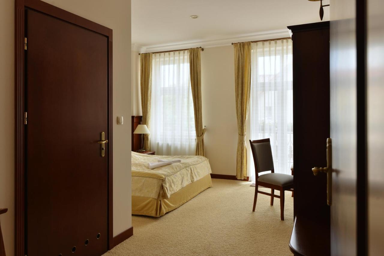 Hotel Ulubiony 코스트신 외부 사진