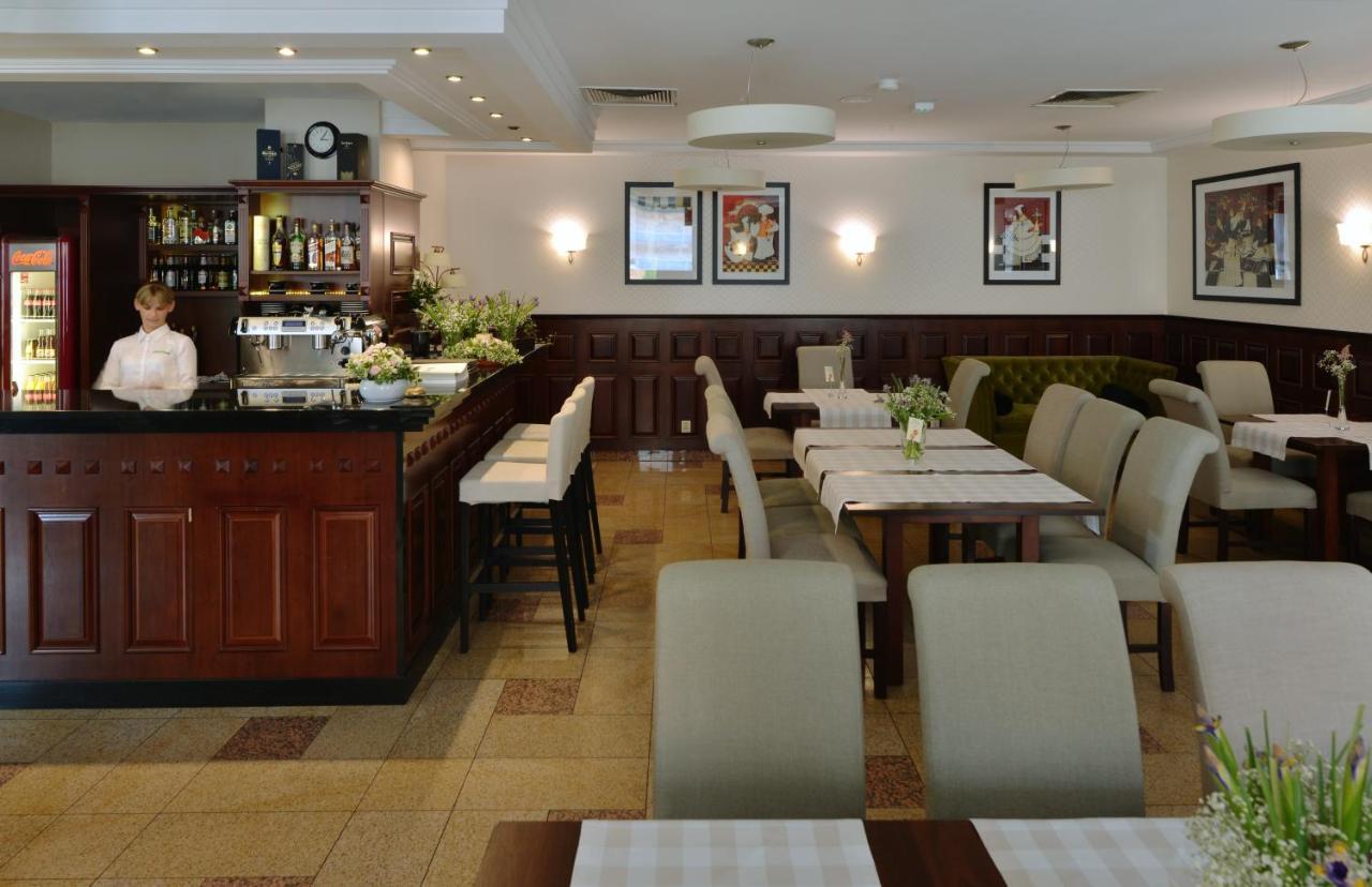 Hotel Ulubiony 코스트신 외부 사진