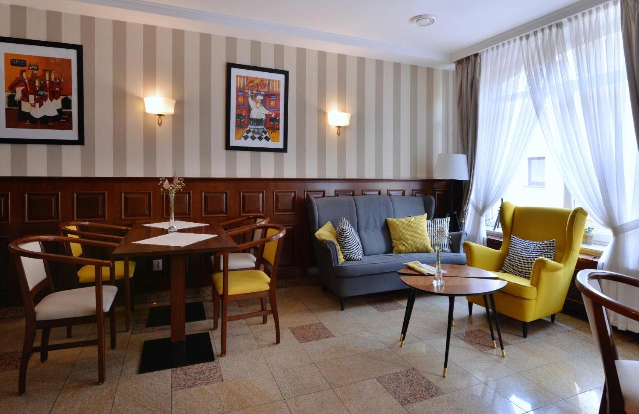 Hotel Ulubiony 코스트신 외부 사진