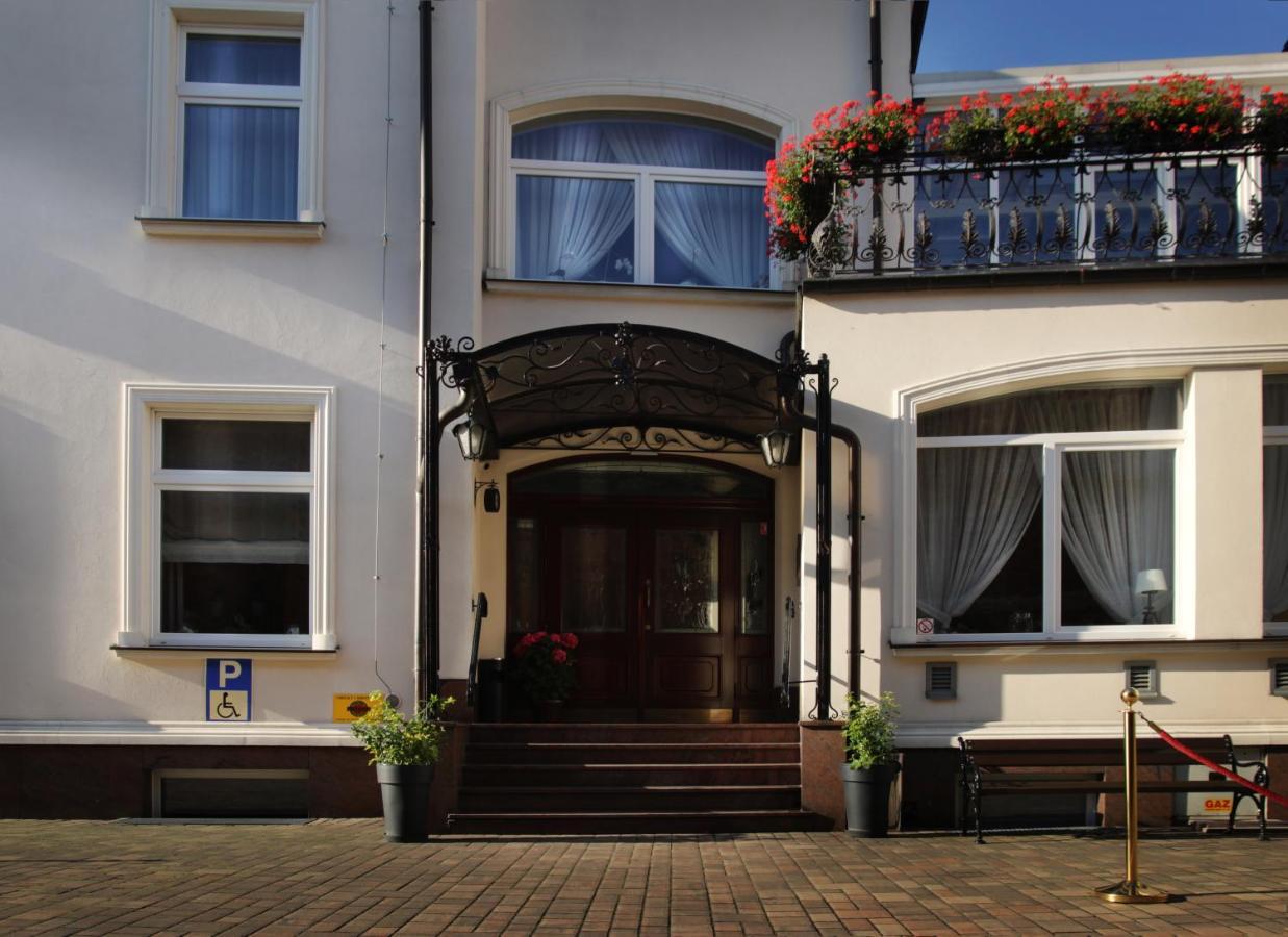 Hotel Ulubiony 코스트신 외부 사진