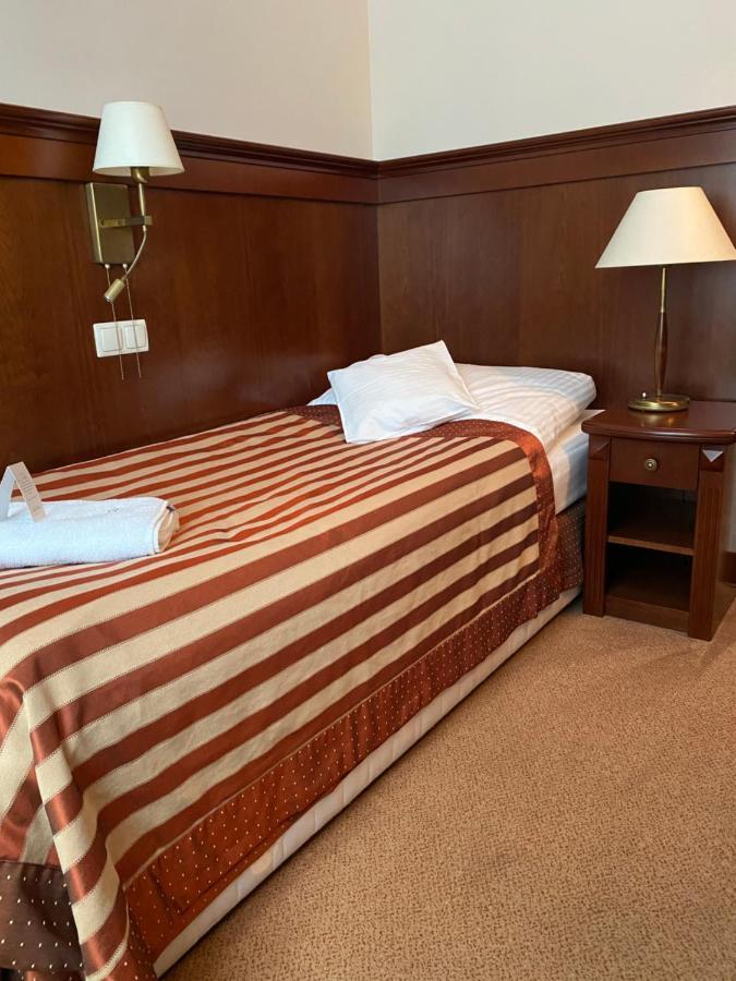 Hotel Ulubiony 코스트신 외부 사진